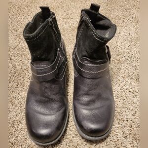 Earth Origins Paris Leather non slip booties sz 8m